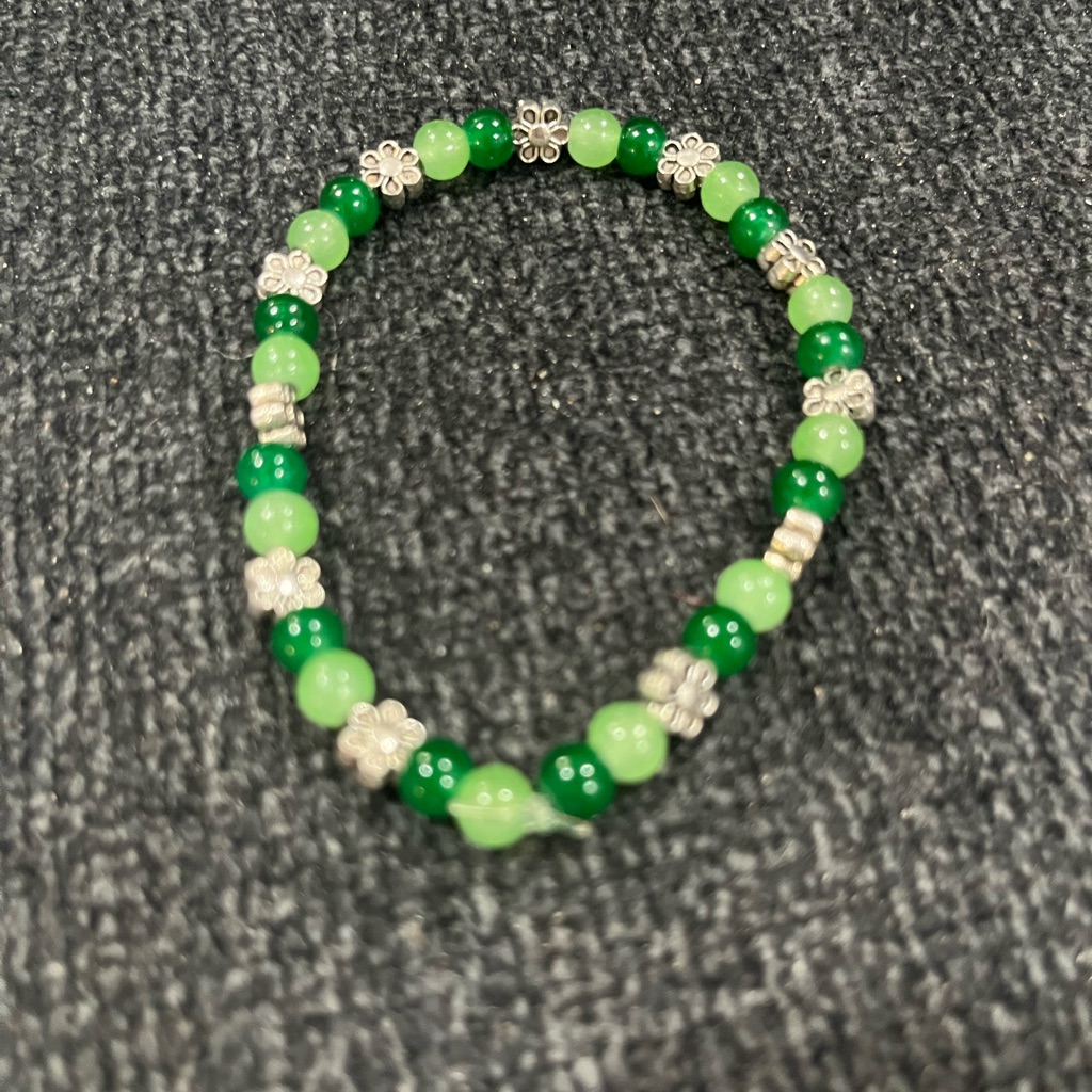 Chic Green And Silver Beaded Bracelet